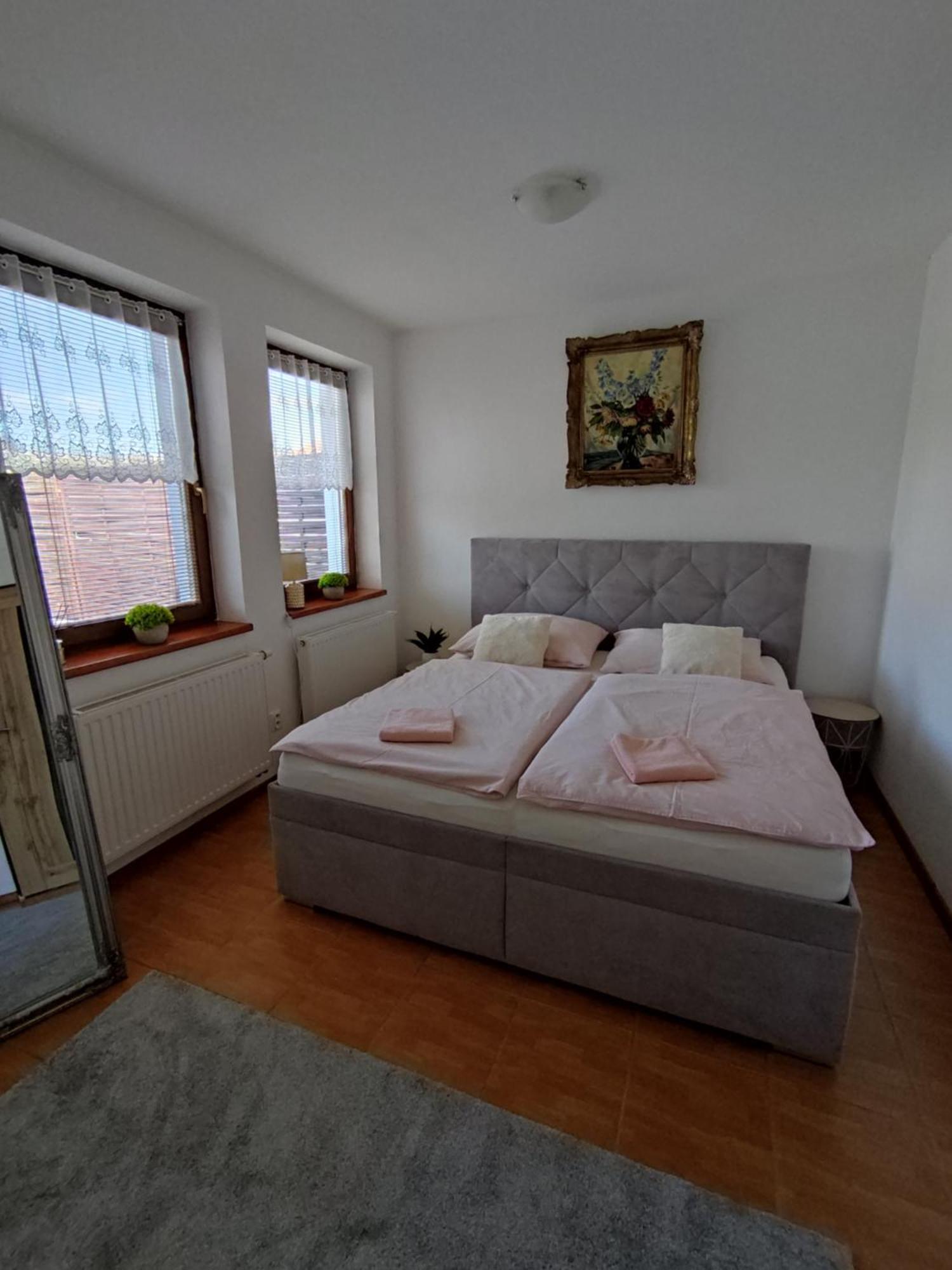 Apartamento Ubytovani Ema Valtice Exterior foto